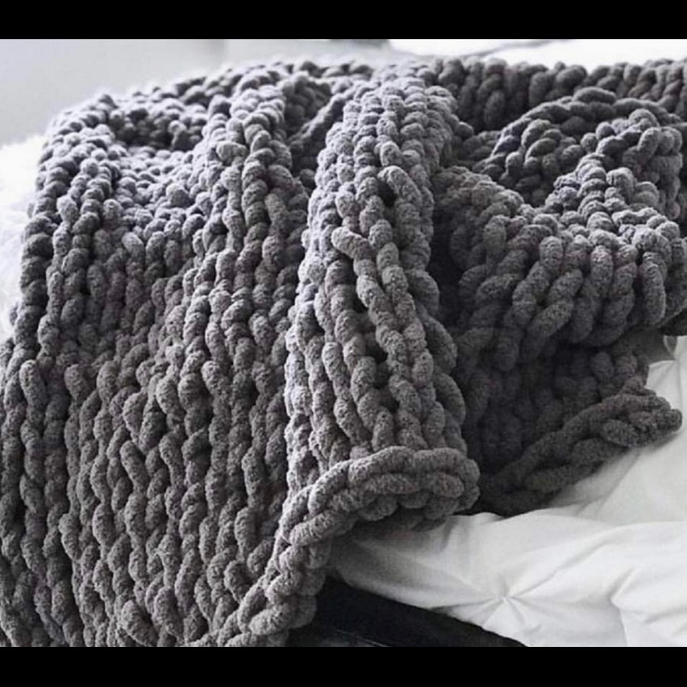 Chunky Blanket in Dark Grey🤍🖤